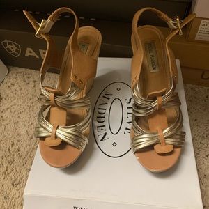 Steven Madden Gold and Tan wedges